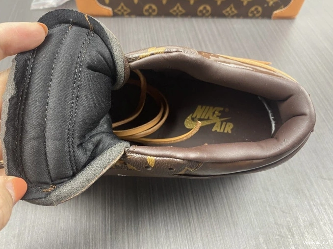 Top AIR O-W JORDAN Low (WITH -LouiV 1 CASE) 1006